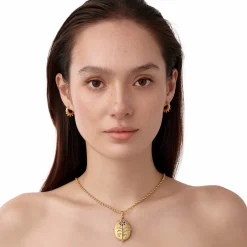 18K LARGE BLUE SAPPHIRE PRIMAVERA LOCKET
