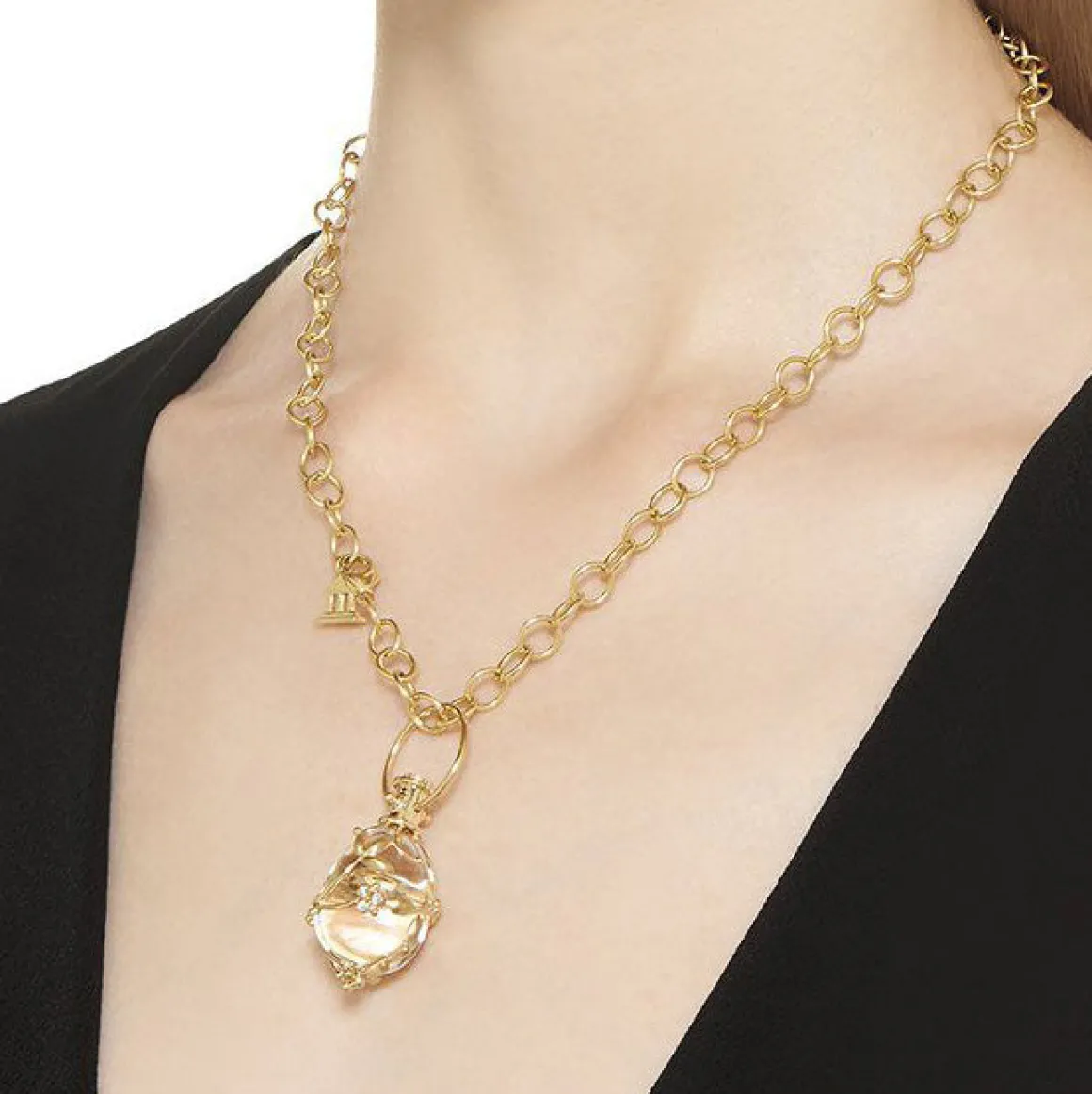 18K LARGE VINE AMULET