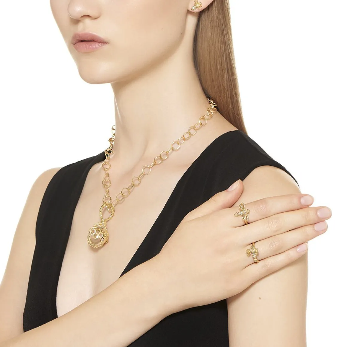18K RESTING BEE RING